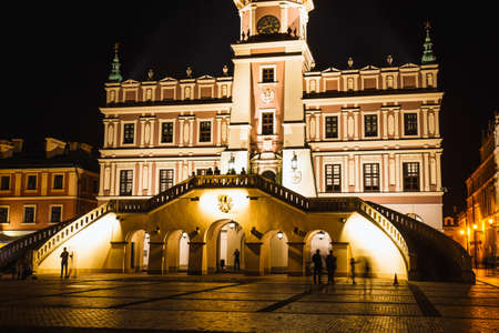 Great Market Square in Zamosc at night. Example of a Renaissance town in Central Europeのeditorial素材