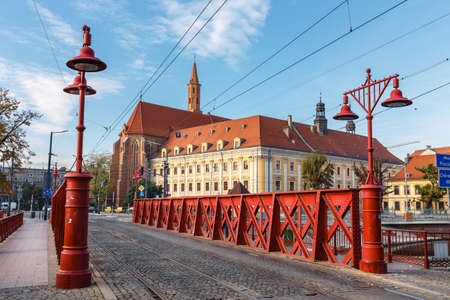 Sand Bridge over Odra river, Wroclaw, Polandのeditorial素材