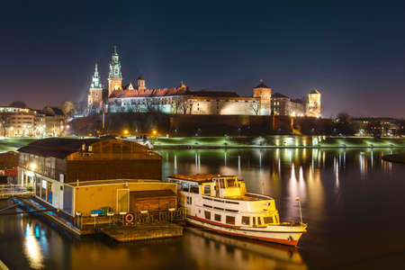 Wawel Castle in Krakow seen from the Vistula boulevards. Krakow is the most famous landmark in Polandのeditorial素材