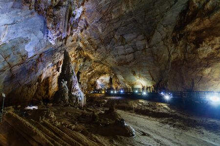 Ke Bang National Park, Phong Nha, Vietnam - march 9 2017: inside Paradise Cave (Thien Duong Cave)のeditorial素材