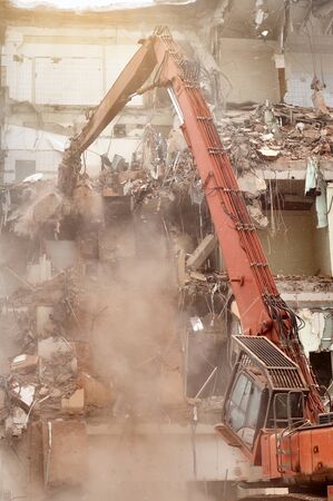 Special machine demolishes houseの写真素材