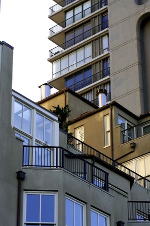 Sunny day. Modern building in San Francisco. ca
