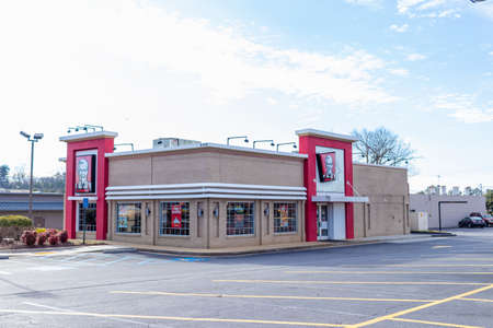 Buford, USA - Jan 17th 2021: View of Restaurant KFC in Buford, GAのeditorial素材