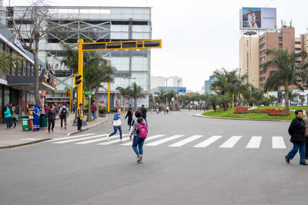 LIMA, PERU - SEP 08TH 2019: Traffic view in the city of Lima, Peruのeditorial素材