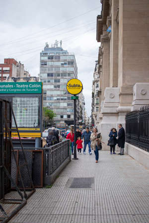 BUENOS AIRES - 15TH OCT 2019: People walking through the streets of the city of Buenos Aires in Argentina.のeditorial素材