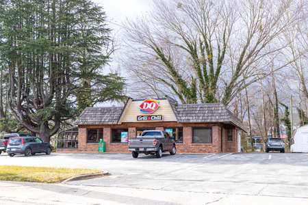 Buford, Georgia - Jan 16th 2021: Main facade of Dairy Queen Grill and Chill restaurant in Buford, Georgiaのeditorial素材