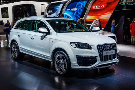 MOSCOW, RUSSIA - AUG 2012: AUDI Q7 V12 TDI presented as world premiere at the 16th MIAS Moscow International Automobile Salon on August 30, 2012 in Moscow, Russiaのeditorial素材