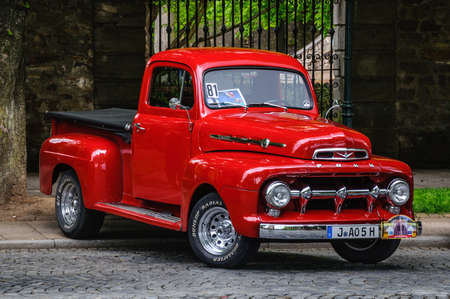 FULDA, GERMANY - MAI 2013: Ford F 100 Pick-up retro car on Mai 9, 2013 in Fulda, Germanyのeditorial素材