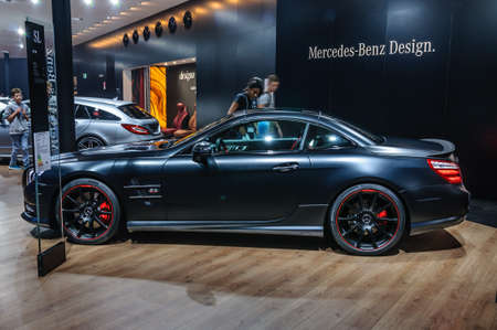 FRANKFURT - SEPT 2015: Mercedes-Benz SL 500 presented at IAA International Motor Show on September 20, 2015 in Frankfurt, Germanyのeditorial素材