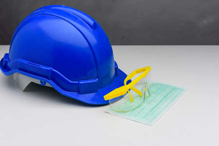 Helmet/Safety glasses and face mask