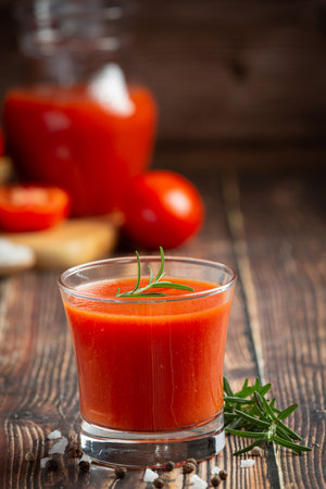 fresh tomato juice ready to serveの写真素材