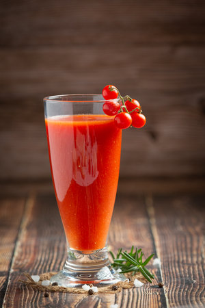 fresh tomato juice ready to serveの写真素材