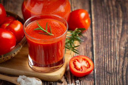 fresh tomato juice ready to serveの写真素材