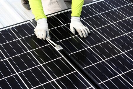 photovoltaic cell cleaning