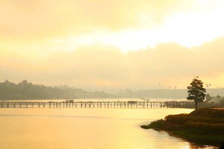 Uttamanusorn Bridge, better known as Saphan Mon, was built almost 30 years ago by the people, for the people of Ban Wangka, a Mon village on December 31, 2008 in Kanchanaburi, THAILANDのeditorial素材