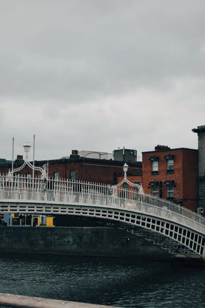 Ha'penny pedestrian bridge in Dublin, Ireland, on November 18, 2019のeditorial素材