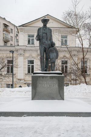 Moscow. Russia. February 25, 2023. Monument to Fridtjof Nansen in Moscow on a winter day.のeditorial素材