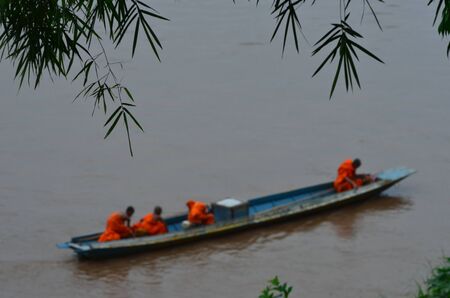 Monks in a long boatのeditorial素材