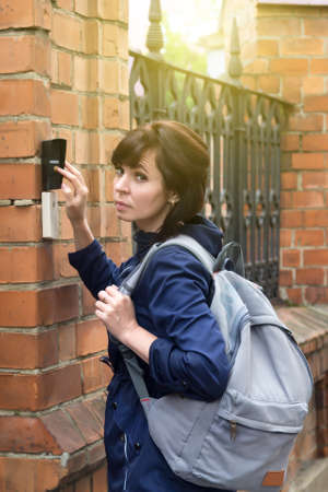 A refugee woman calls the house to stay overnight.の写真素材