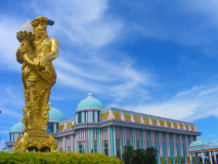 Sculpture and blue skyのeditorial素材