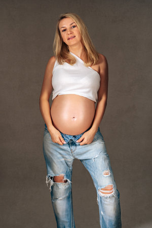 Editorial maternity photo with modern casual look