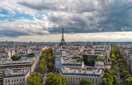 Eiffel Tower under the cloudsのeditorial素材