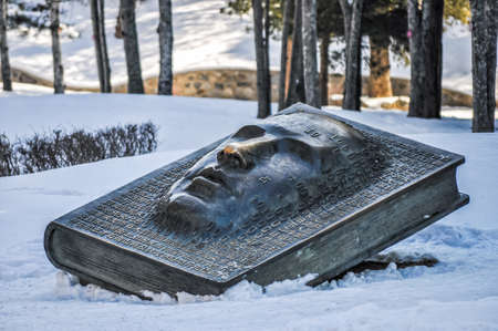 Tsinghua University Grand Auditorium Face Book Sculptureのeditorial素材