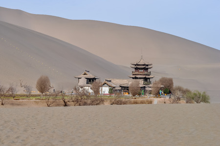 Mingsha Mountain Crescent Spring, Dunhuang, Gansuのeditorial素材