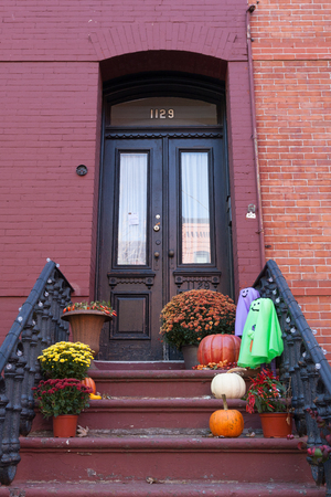 HOBOKEN, NEW JERSEY - October 27, 2017: The beautiful brownstones along Garden Street are decorated for Halloweenのeditorial素材