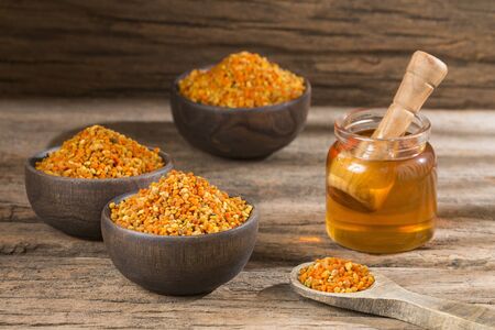 Bee honey and pollen grainsの写真素材