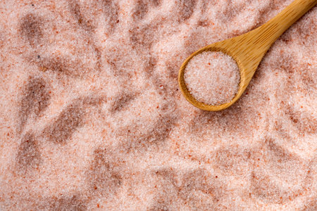 Himalayan pink salt - Fine crystals in the spoonの写真素材