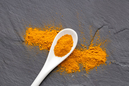 Curcuma longa - Turmeric is a very healthy species in the spoon