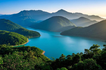 The tranquility and distance of the lakes and mountains, the green poetry among the mountains and riversの素材