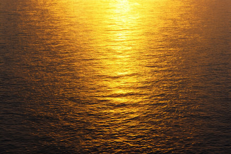 The sea scene under the golden sunsetの素材