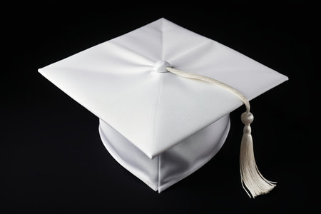 Close-up of a white bachelor's capの素材