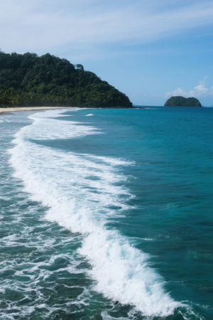 Blue ocean and beach shore viewの素材