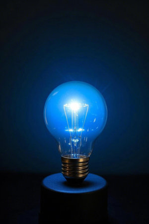 Luminous light bulb close upの素材