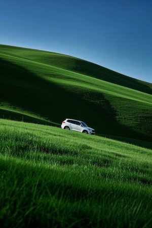White SUV on the Prairieの素材