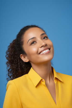 Portrait of a man wearing a straw hat on a Cuban streetの素材