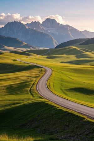 Winding mountain road natural sceneryの素材