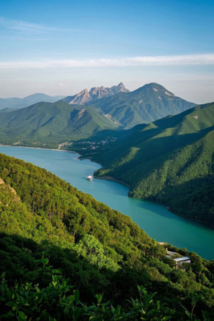 Green Water Between Water Sceneryの素材