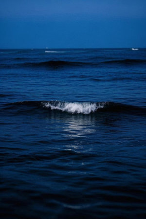 Blue ocean wave sceneの素材