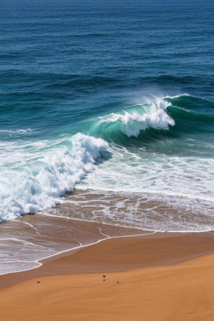 Beach waves crashing on the beachの素材