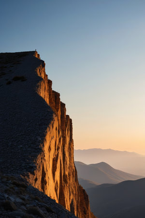 Hilltop figures and stunning mountain viewsの素材