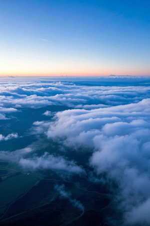 High above the sea of clouds and the horizonの素材