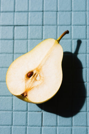 Close up of half a pearの素材