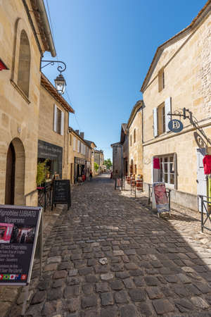 SAINT EMILION, FRANCE - May 31, 2019: Saint Emilion is also a medieval village with cobbled streets, old houses, ramparts and numerous wine merchants.のeditorial素材