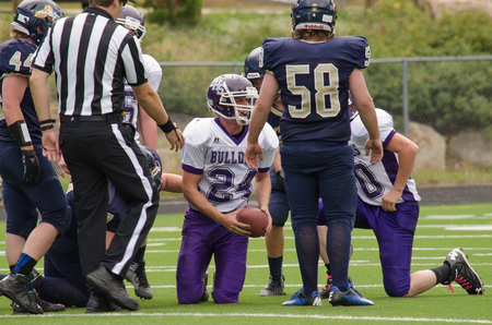 Nederland, CO: August 30, 2014- Elbert High School vs Nederland High Schoolのeditorial素材