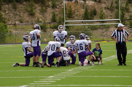 Nederland, CO: August 30, 2014- Elbert High School vs Nederland High Schoolのeditorial素材