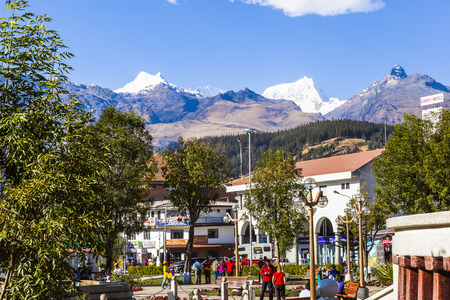 HUARAZ, PERU -AUGUST 4: Central square of Huaraz Cordiliera Blanca, on august 3, 2012 at Huaraz, Peru.のeditorial素材